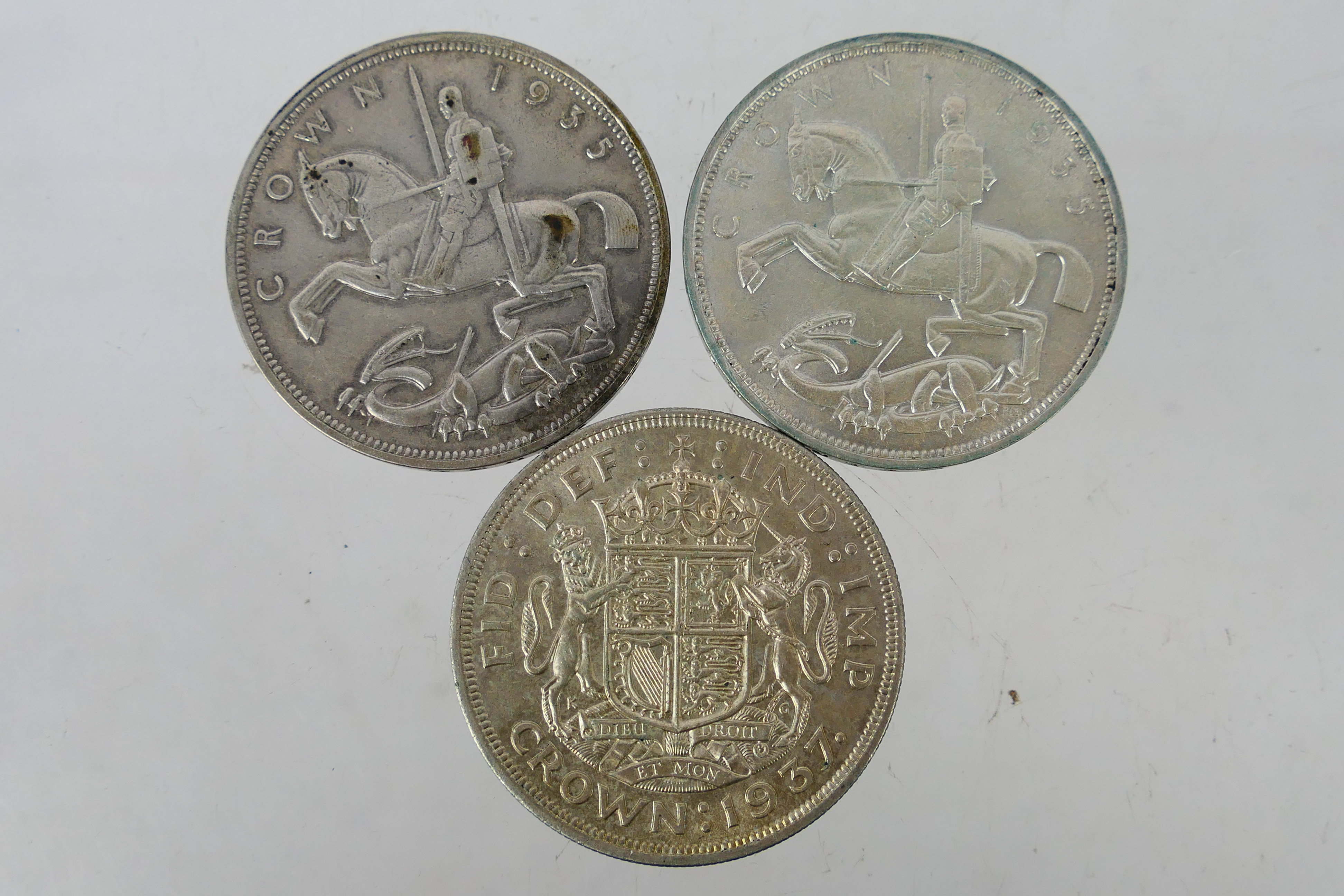 Three Crown coins comprising two 1935 an - Image 2 of 2