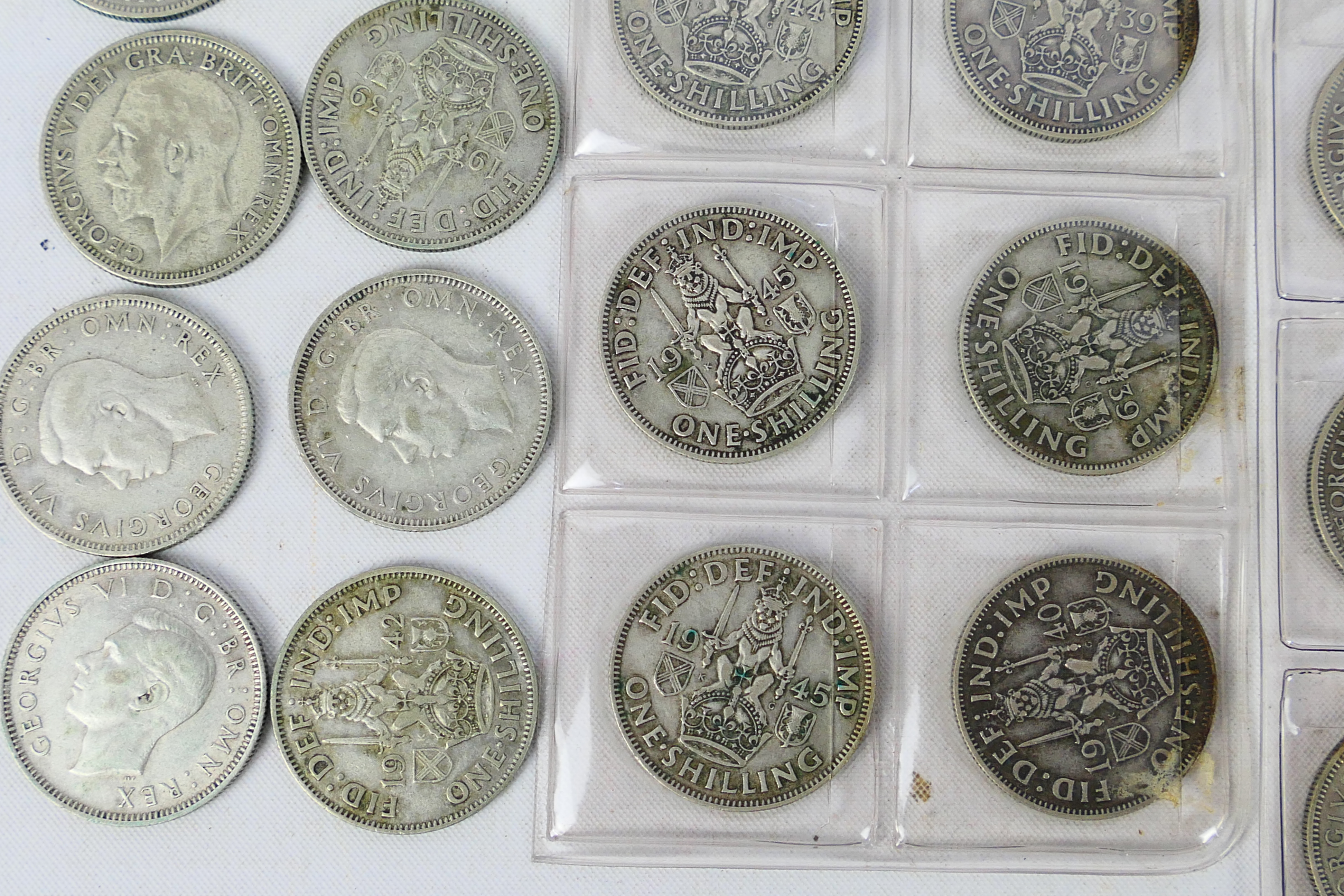 A collection of silver One Shilling coins (500 fineness), approximately 540 grams. - Bild 2 aus 13