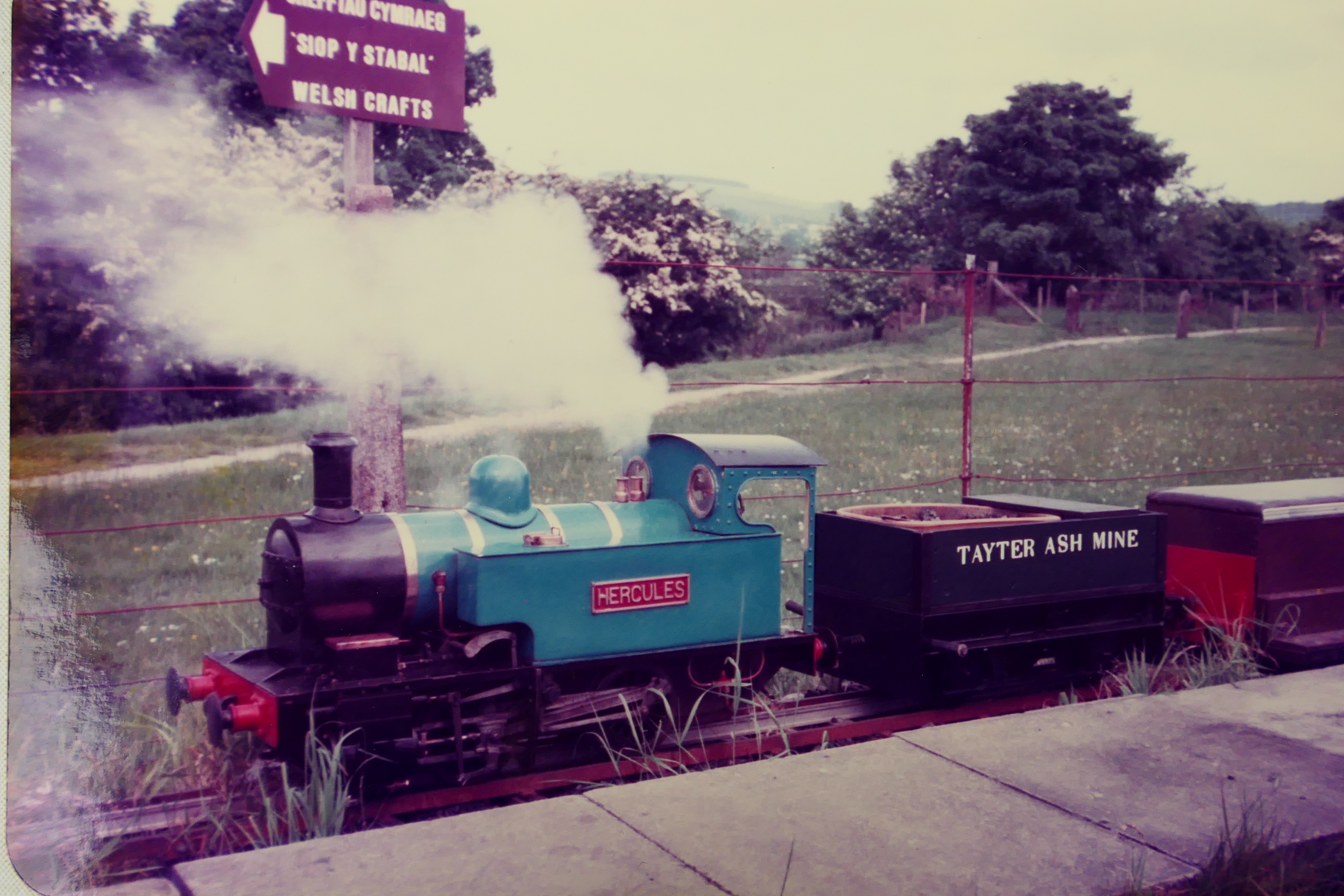 A live steam 7 1/4 inch gauge 0-4-0 steam locomotive, composing blue body with name Hercules. - Image 4 of 10