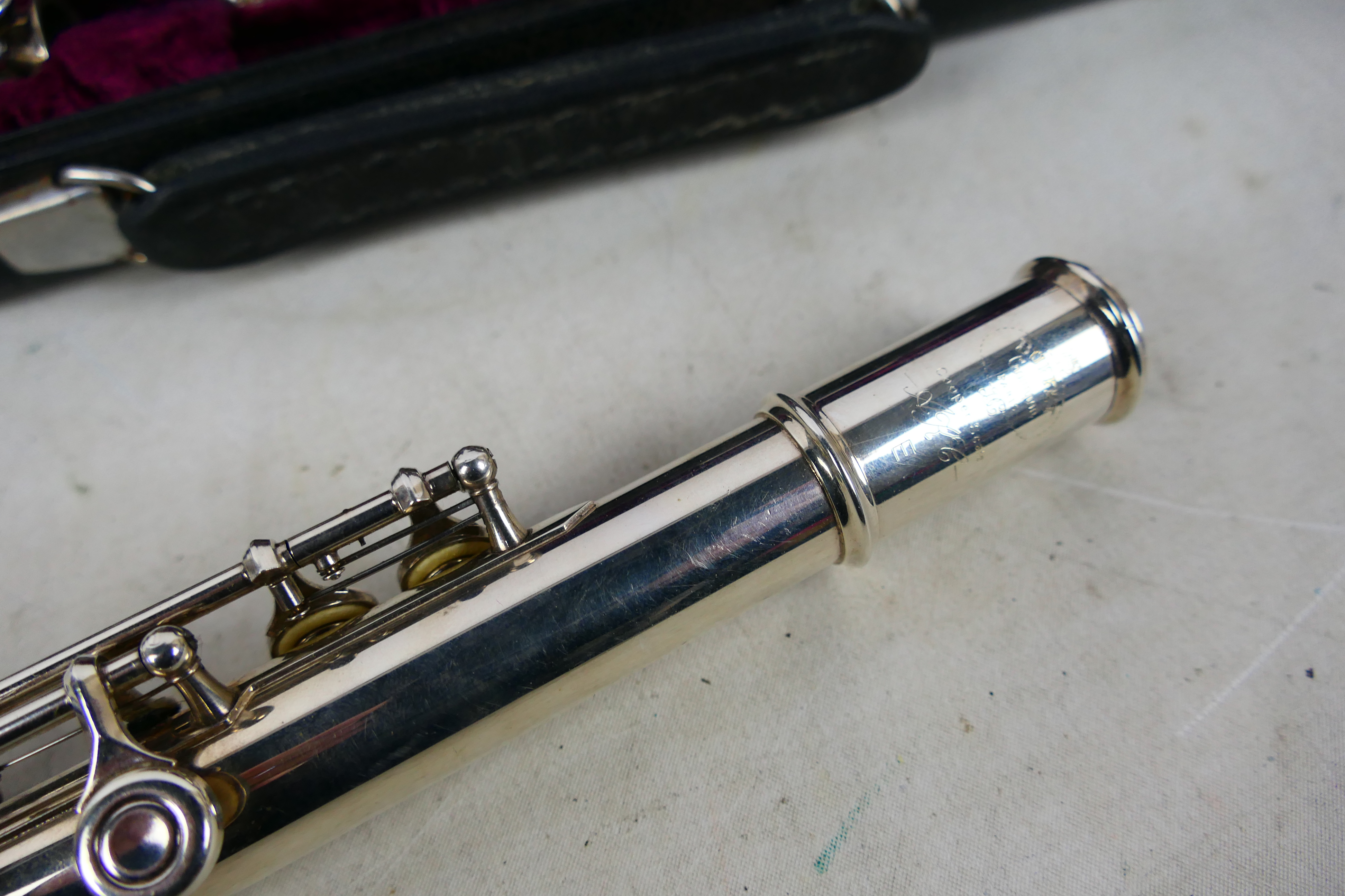 Buffet Crampon Paris flute in a felt lin - Image 8 of 24