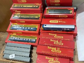 Large collection of Hornby Triang Coaches, Pullman Diesel Car, etc.