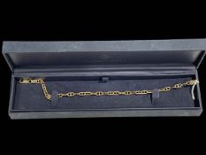 9 carat gold chain link bracelet, 22cm.