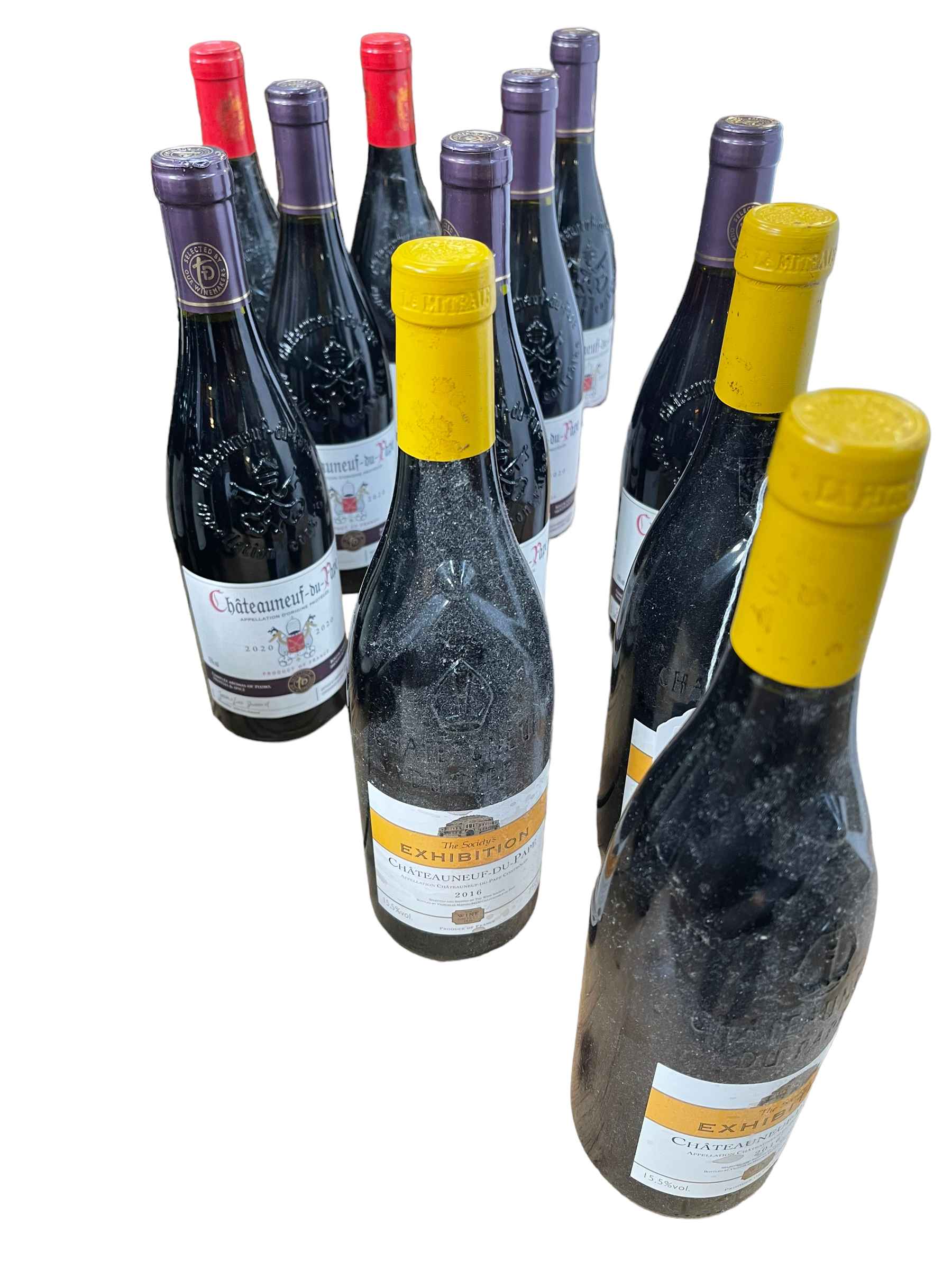Eleven bottles of red wine including Chateauneuf Du Pape 2019 and 2020,