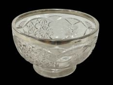 Crystal glass fruit bowl with silver rim by Walker & Hall, Sheffield 1923.