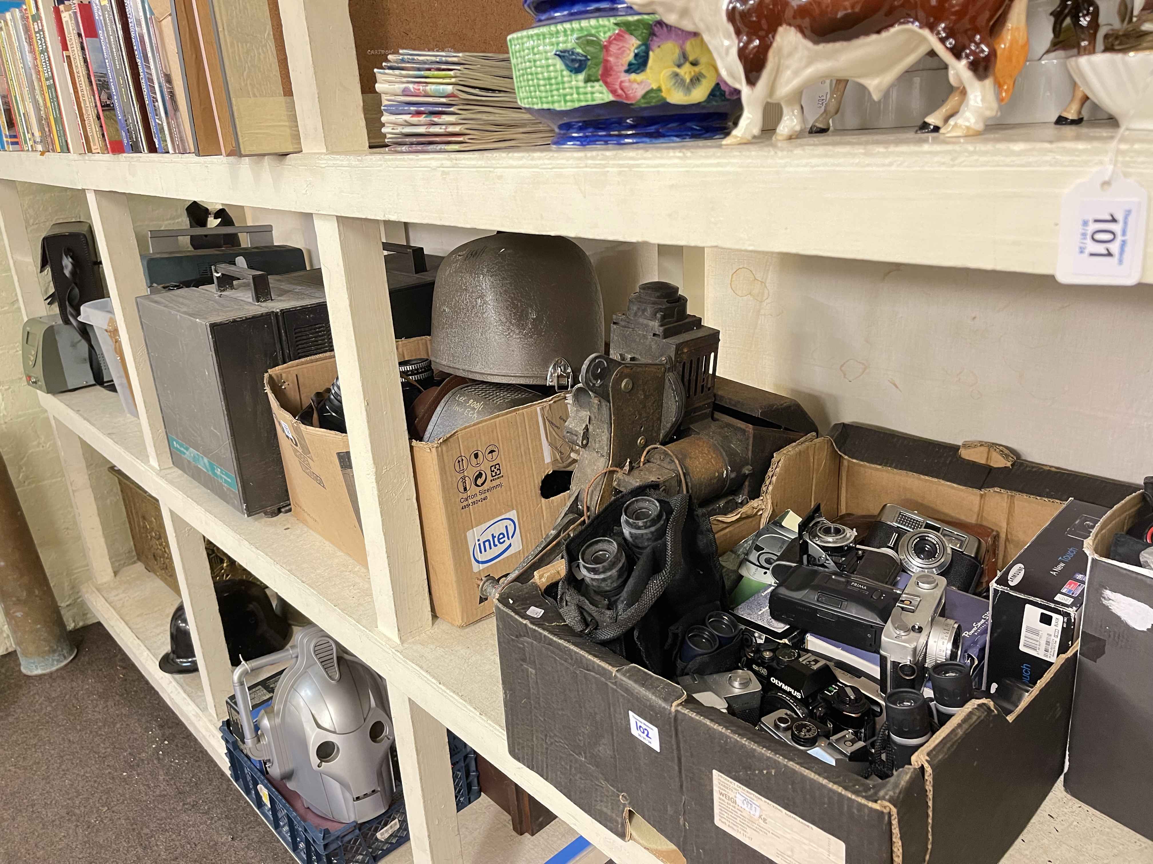 Large collection of cameras and photographic equipment, etc.