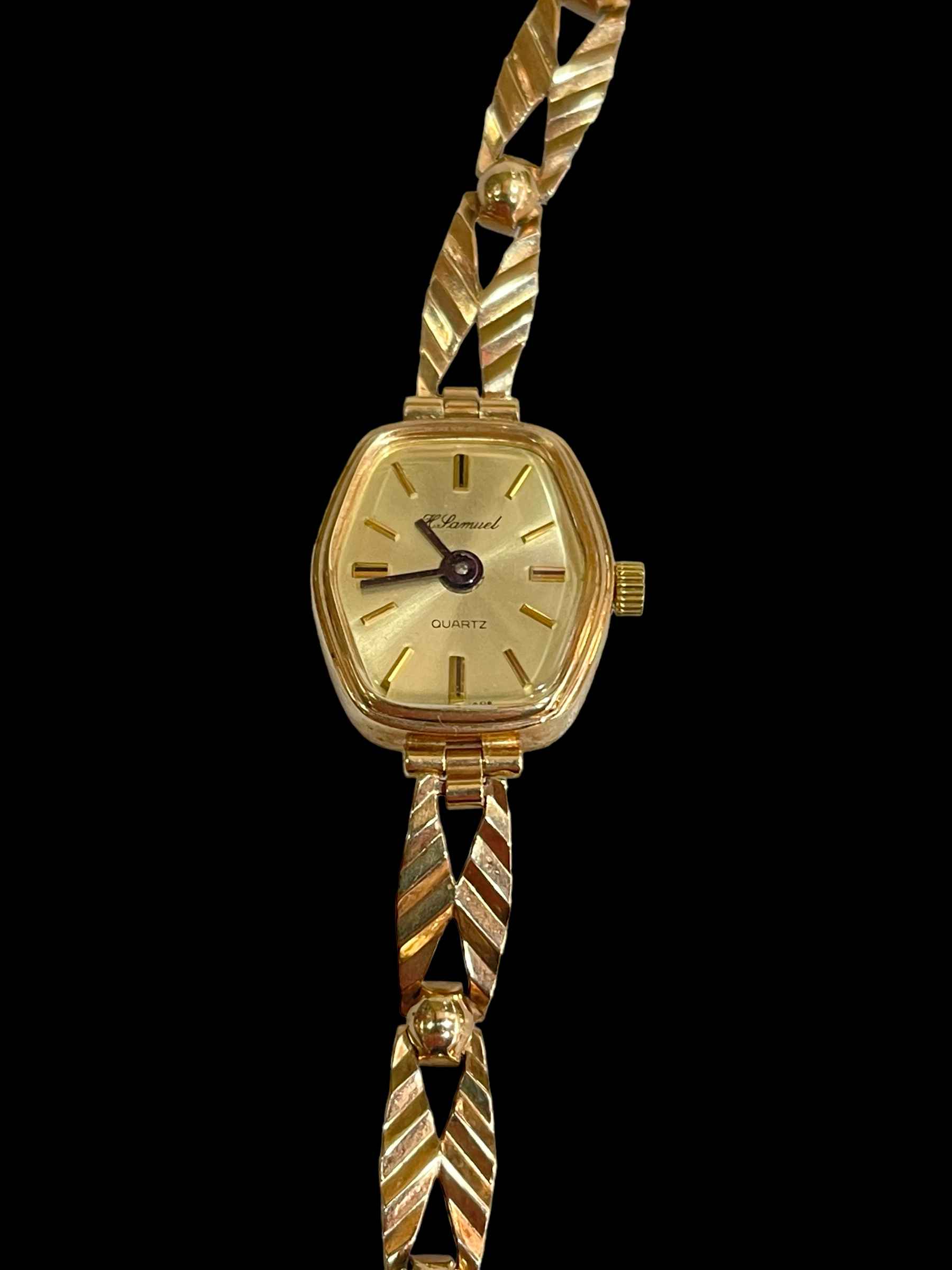 9 carat yellow gold ladies wristwatch. - Image 2 of 2