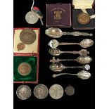 Cased Winston Churchill medallion, commemorative medallions, commemorative spoons, coins, etc.