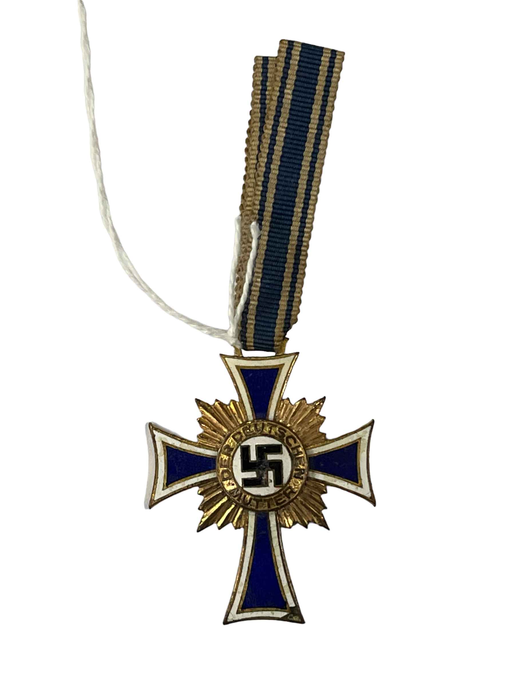 WWII German Mutter medal.