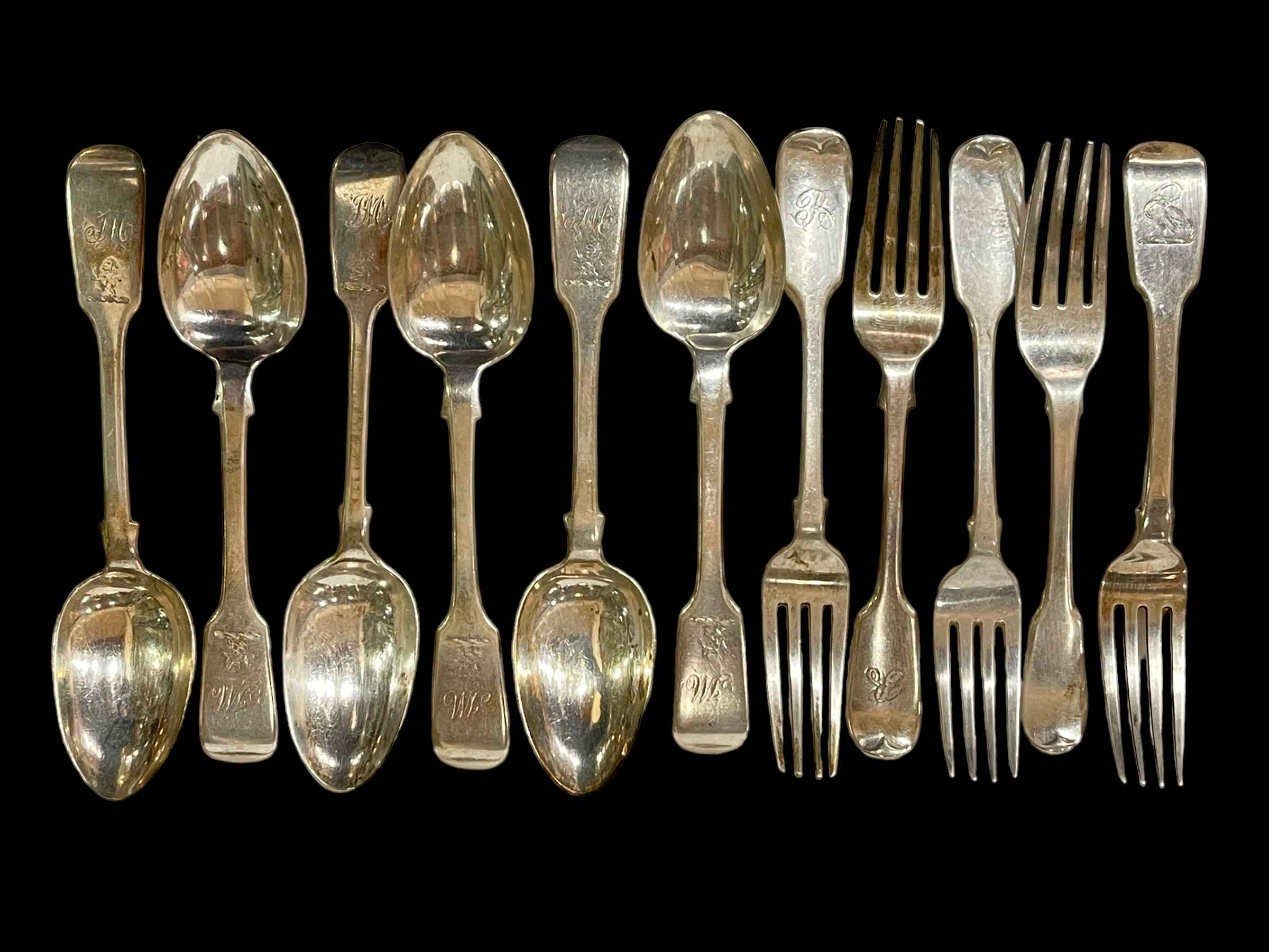 Six Victorian silver dessert spoons and five dessert forks (11).