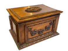 Early 20th Century carved oak sewing box, 19cm.