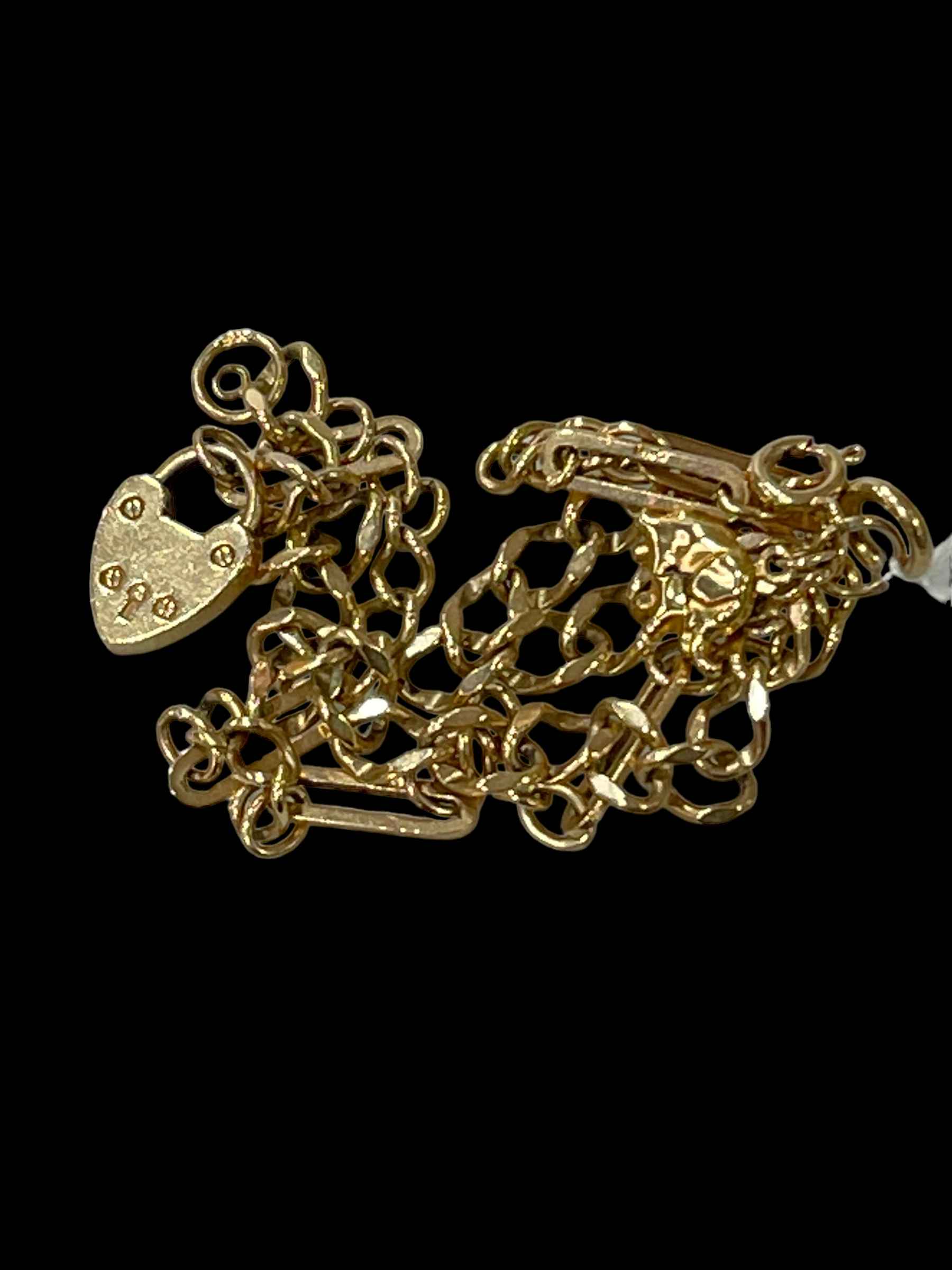 Two 9 carat gold chain link bracelets.