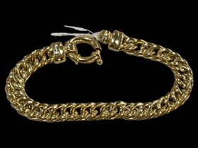18 carat gold chain link bracelet, 18cm length.
