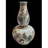 Large Chinese famille verte double gourd vase with extensive figure decoration,
