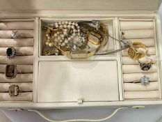 Jewellery box with 9 carat gold sapphire ring, gold gents ring, other rings and wristwatches.