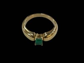 Emerald single stone 18 carat gold ring, size Q.