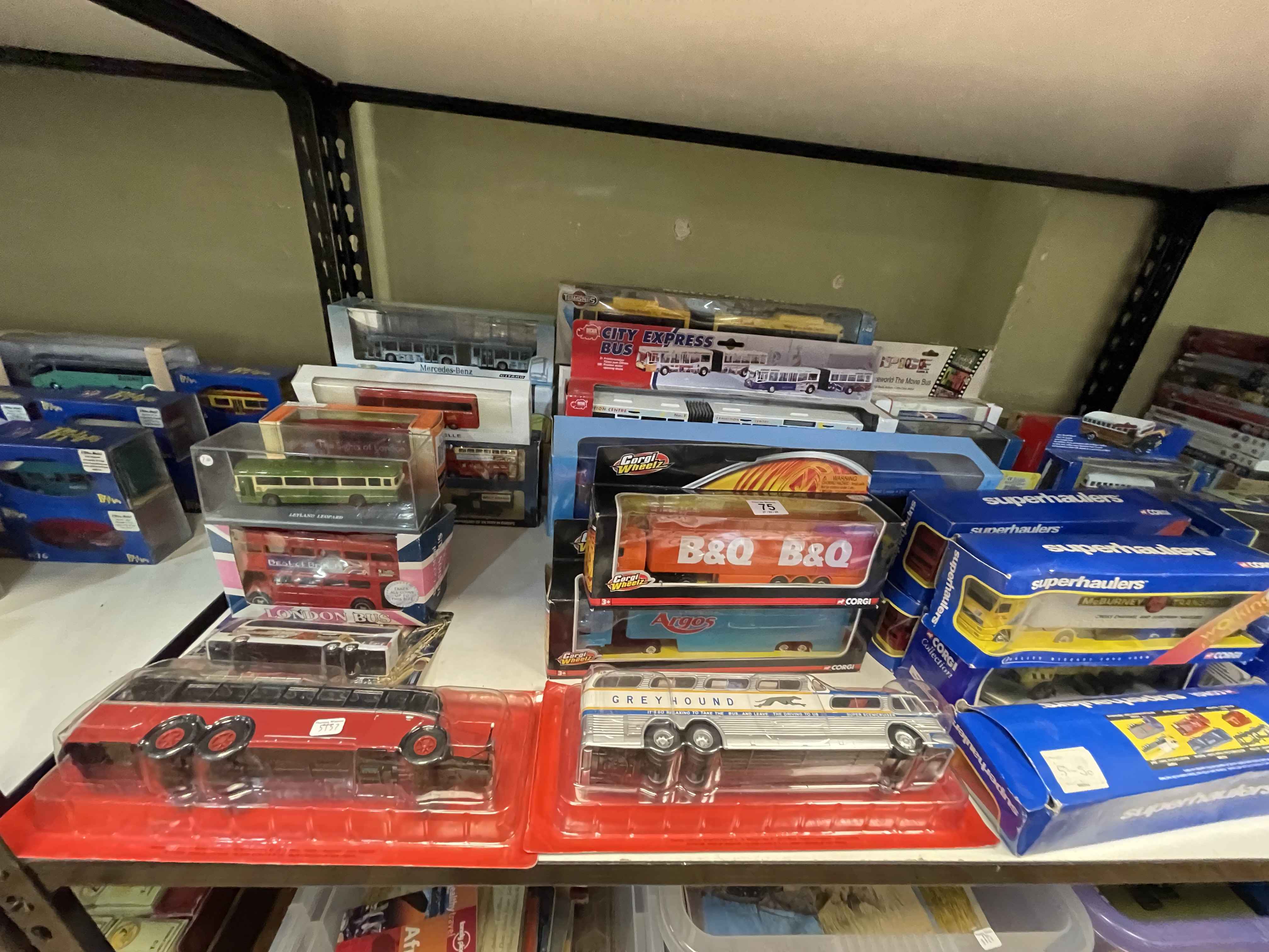 Over 40 boxed mostly 1:76 Diecast Omnibuses by Corgi, Dickie, Husky and others. - Image 2 of 3