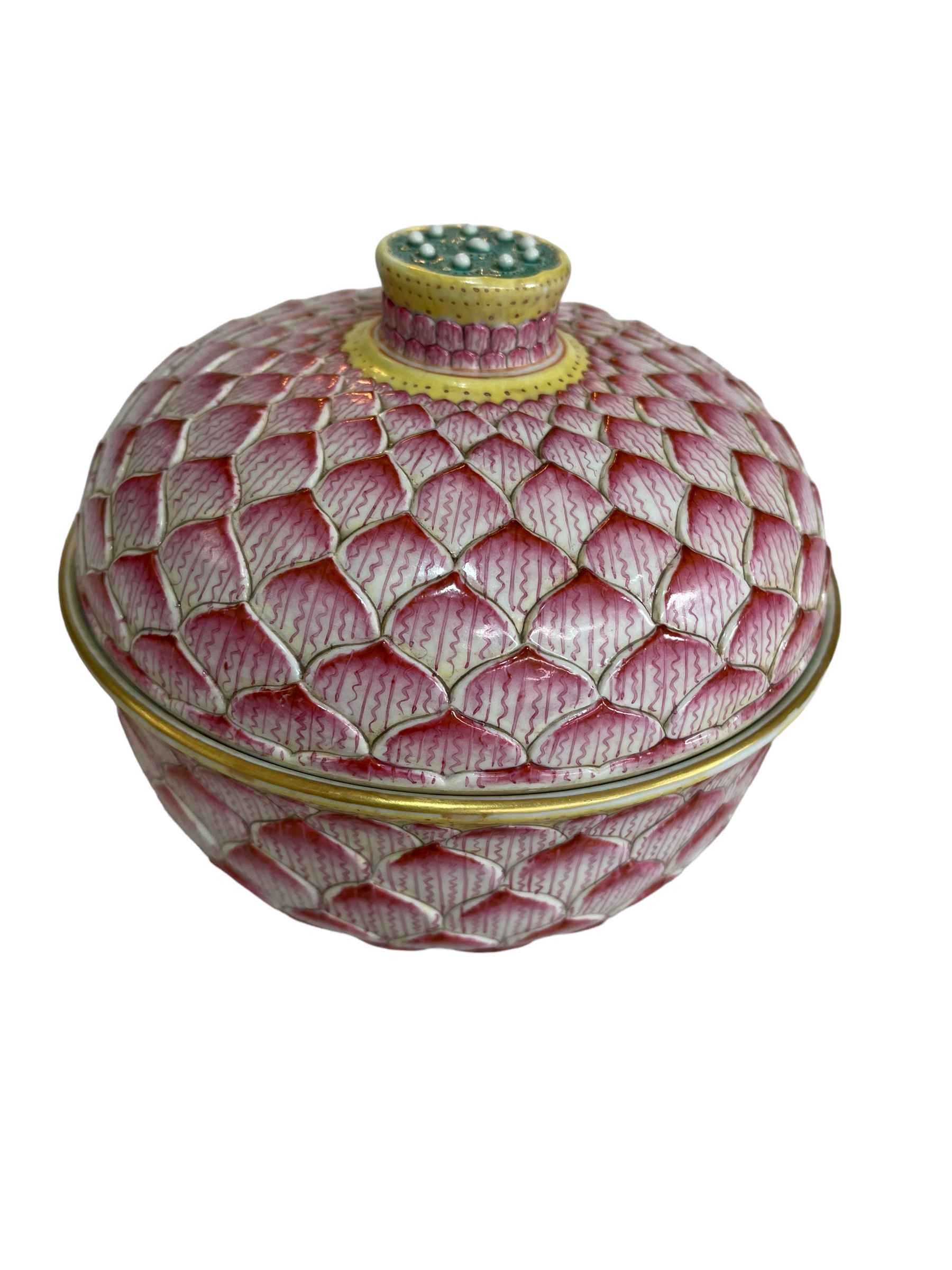 Chinese pink glazed lotus leaf bowl and cover, 15cm diameter.