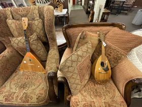 Balalaika and a Flamenco Mandolin (2).