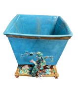 Royal Worcester Majolica planter, 22cm.