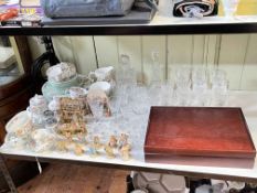 Minton Haddon Hall (approx 40 pieces), Brambly Hedge figures, Oneida canteen of cutlery, decanters,