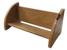 Robert Thompson of Kilburn 'Mouseman' book trough, 45cm.