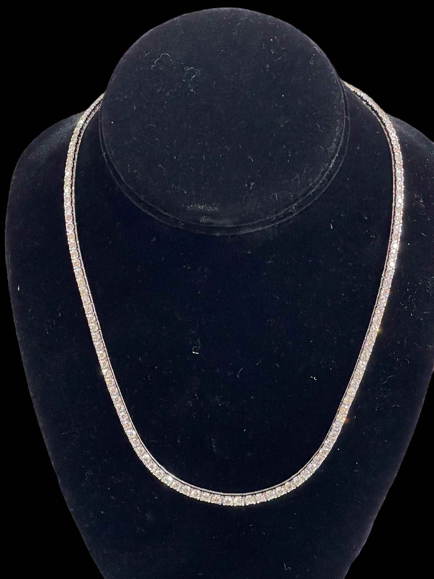 Excellent quality 18 carat white gold and diamond tennis style necklace, 46cm in length,