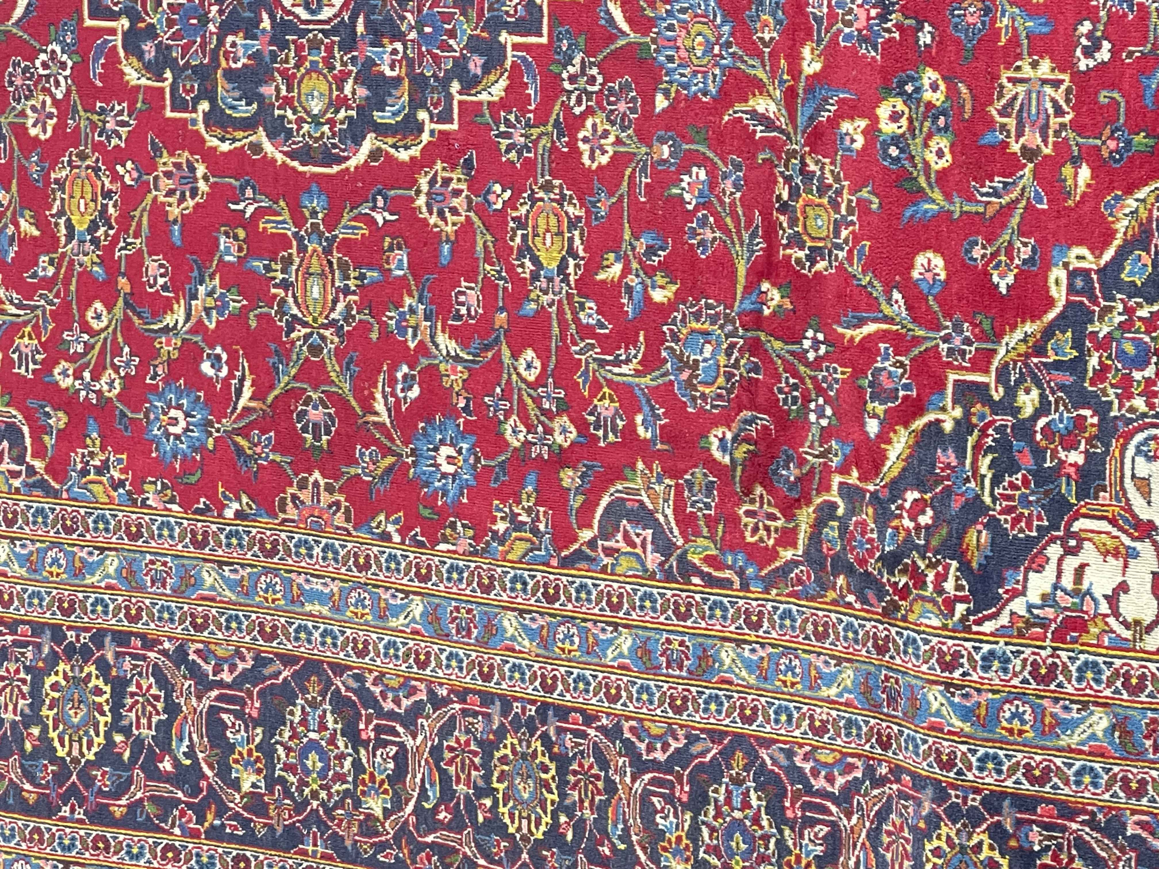 Hand knotted Iranian wool carpet 3.46 by 2.57. - Image 2 of 2