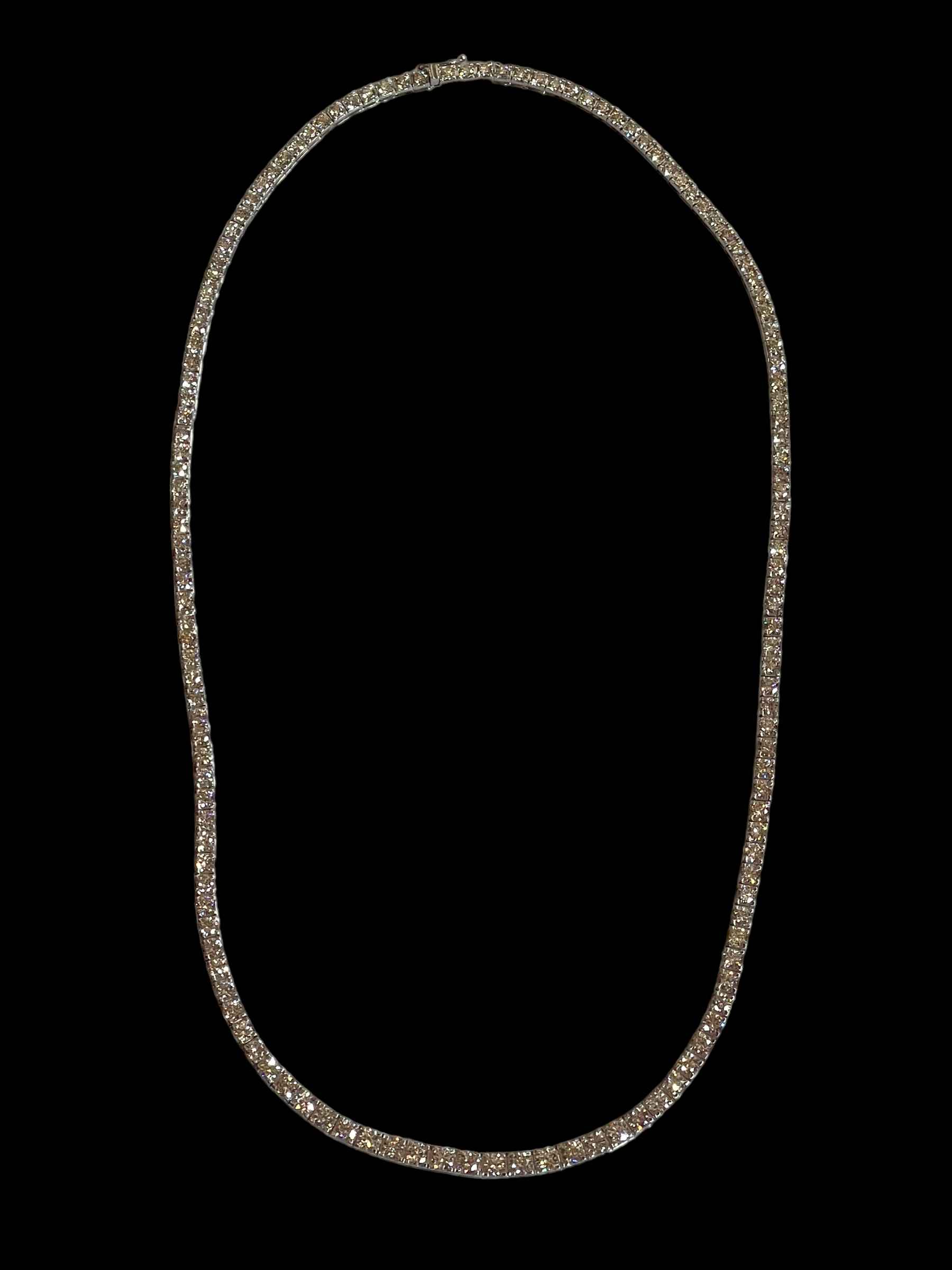 Excellent quality 18 carat white gold and diamond tennis style necklace, 46cm in length, - Image 2 of 3