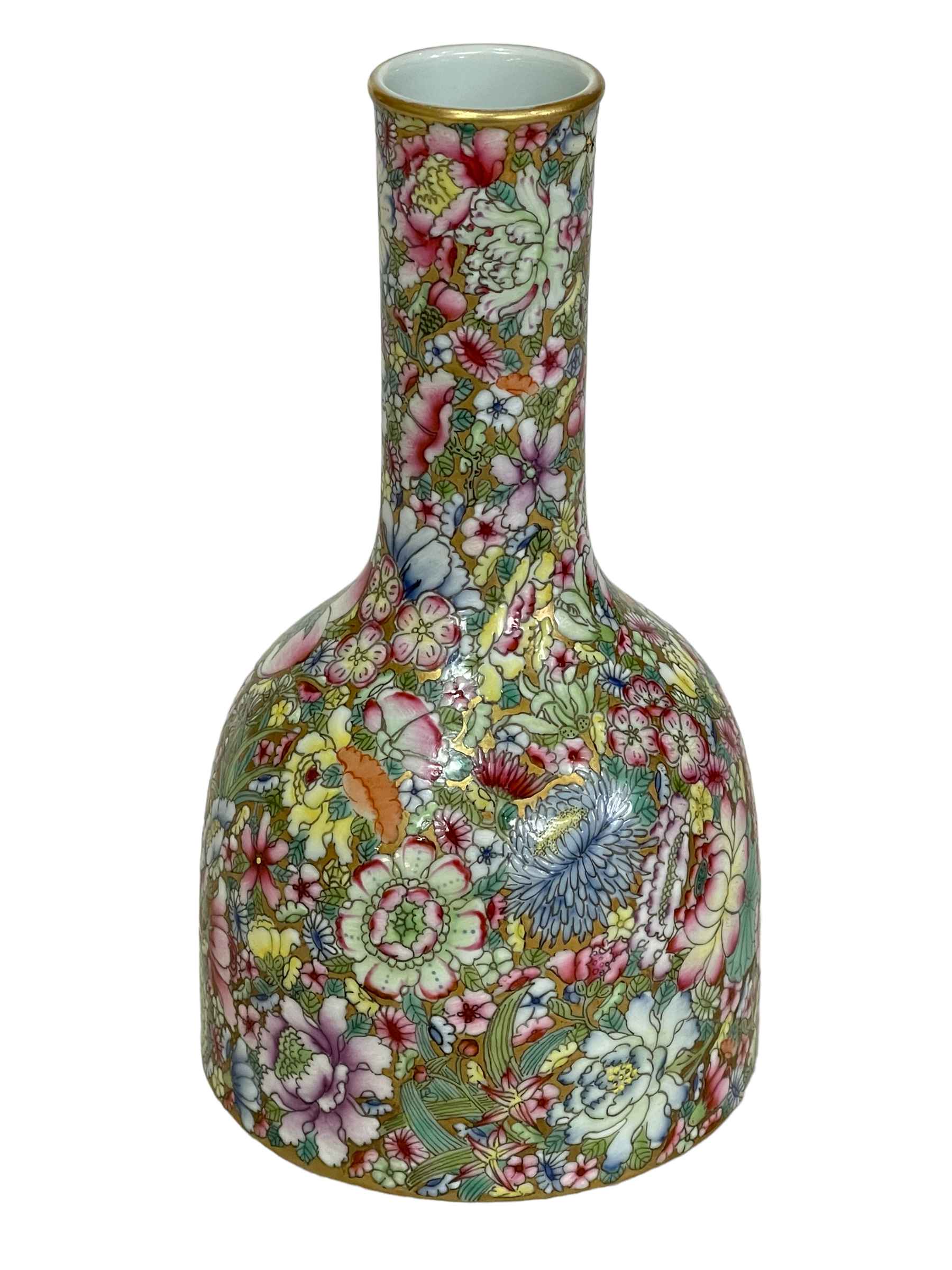 Chinese Famille Rose Mille Fleurs mallet shaped vase with six character mark to base, 18cm.