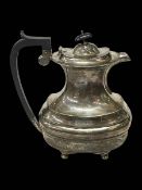 Silver hot water jug with gadroon border, Sheffield 1918, 21cm.