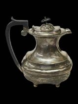 Silver hot water jug with gadroon border, Sheffield 1918, 21cm.