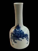Chinese blue and white dragon bottle vase, 23cm.