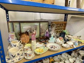 Royal Doulton toby jug, Emma Bridgewater pottery, Royal Albert Old Country Roses, figurines, prints,