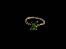 9 carat gold two green stone ring, size U.