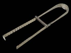 Late Georgian pair of silver crested asparagus tongs by Randal Chatterton, circa 1820, 28cm length.
