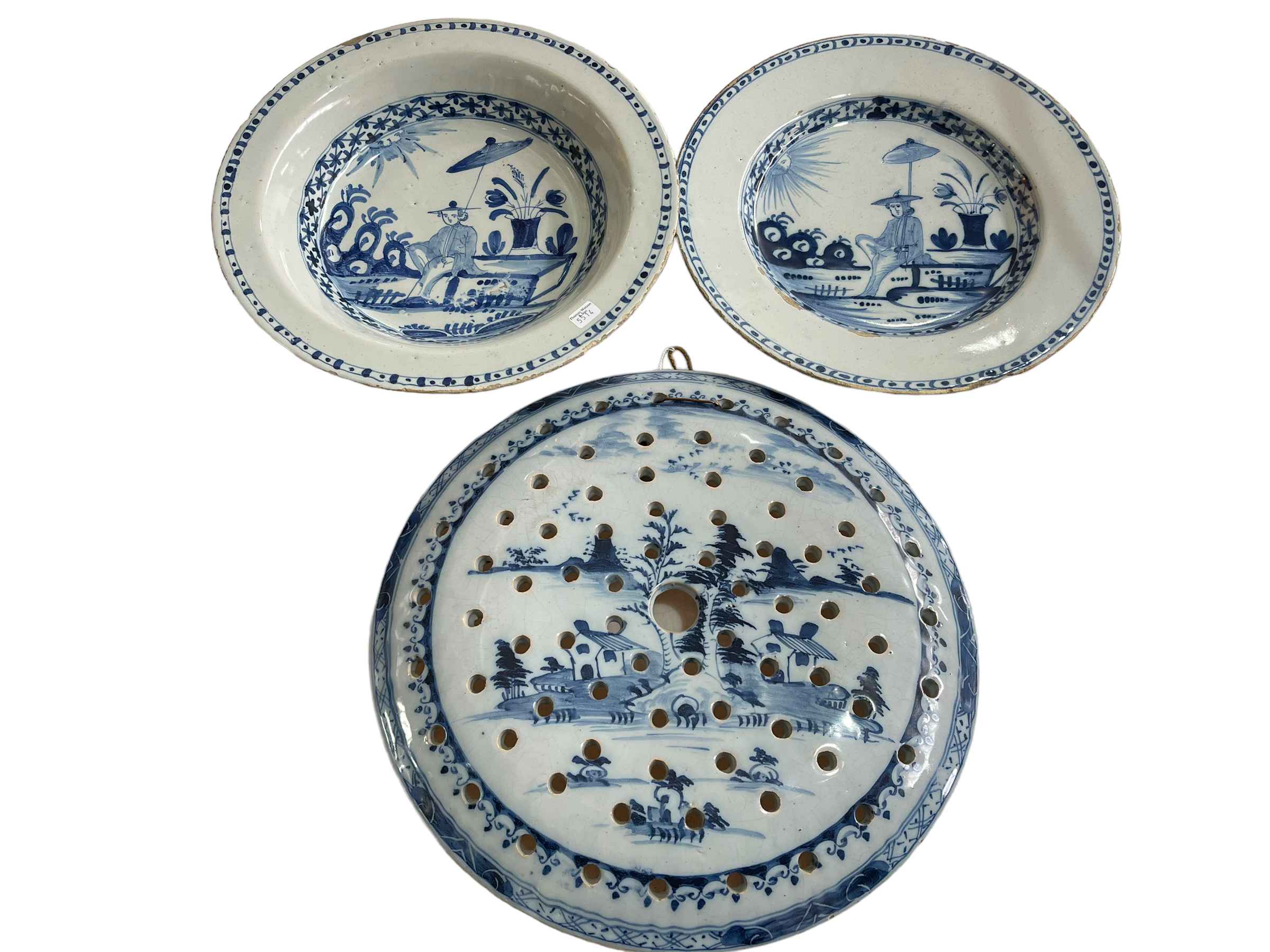 Two antique Delft dishes with chinoiserie figure decoration, both 30.