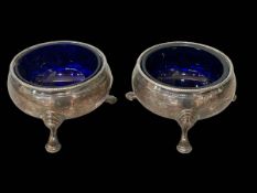 George III pair of silver cauldron salts by David Hennel, London 1758.