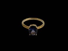 Oval amethyst 9 carat gold ring, size U.