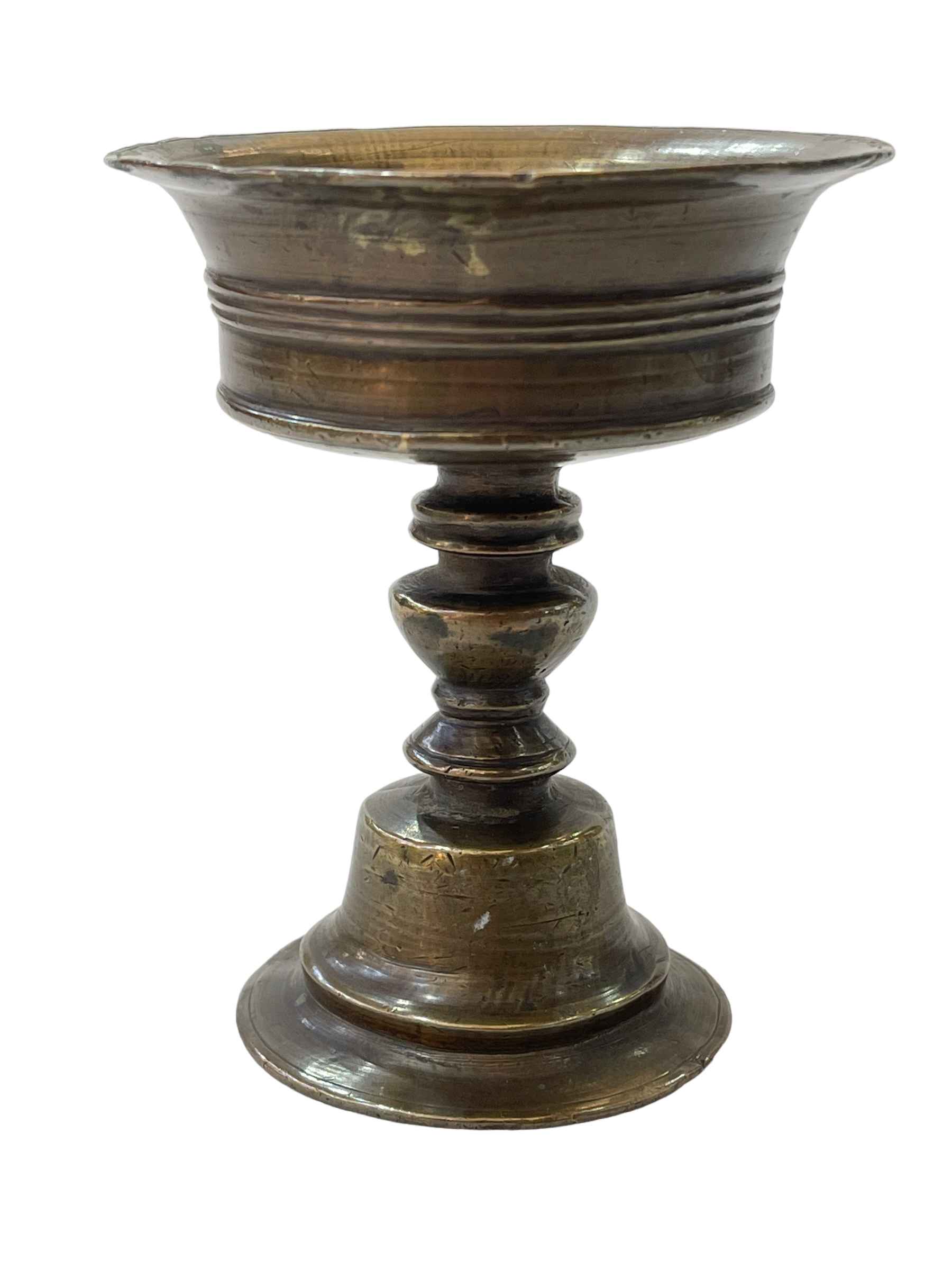 Bronze knop stem vessel, 11.5cm.