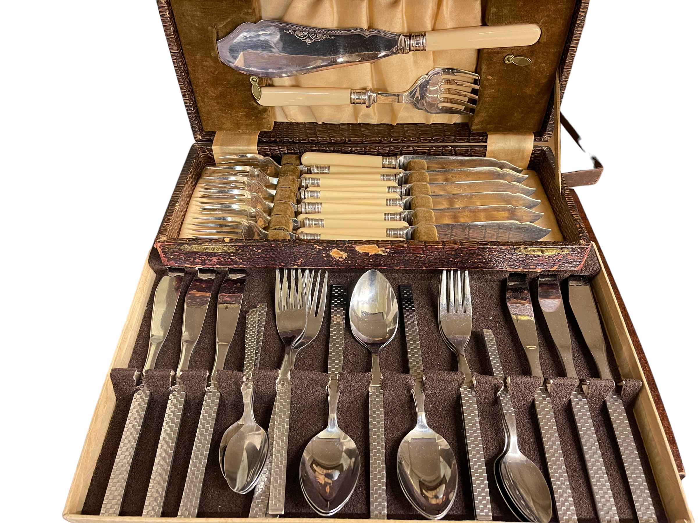 Three canteens of cutlery and set of fish eaters. - Image 3 of 3