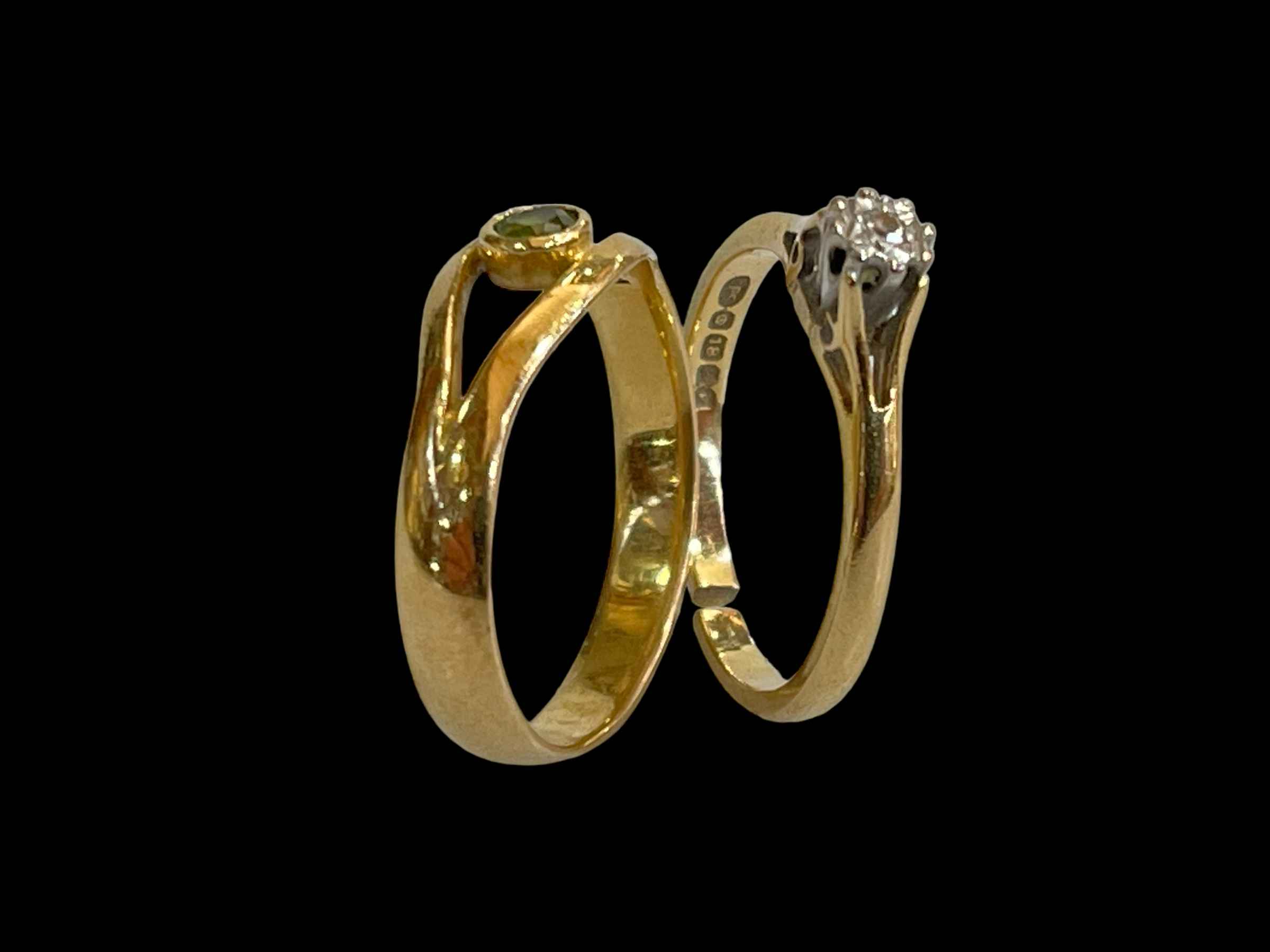 18 carat single stone diamond ring, and gold green stone ring (2). - Image 2 of 2