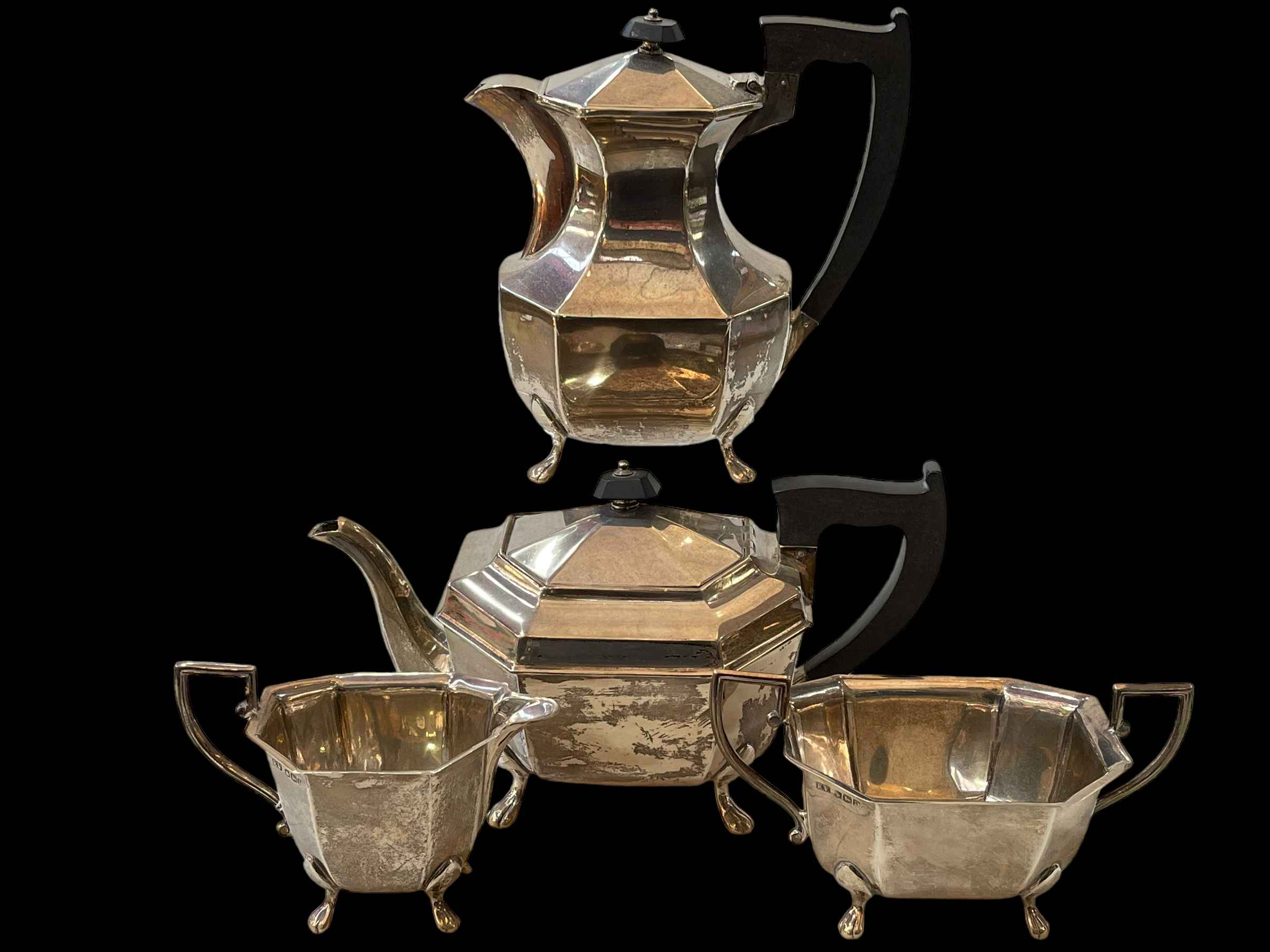 Silver four piece tea set of octagonal form, Sheffield 1946.
