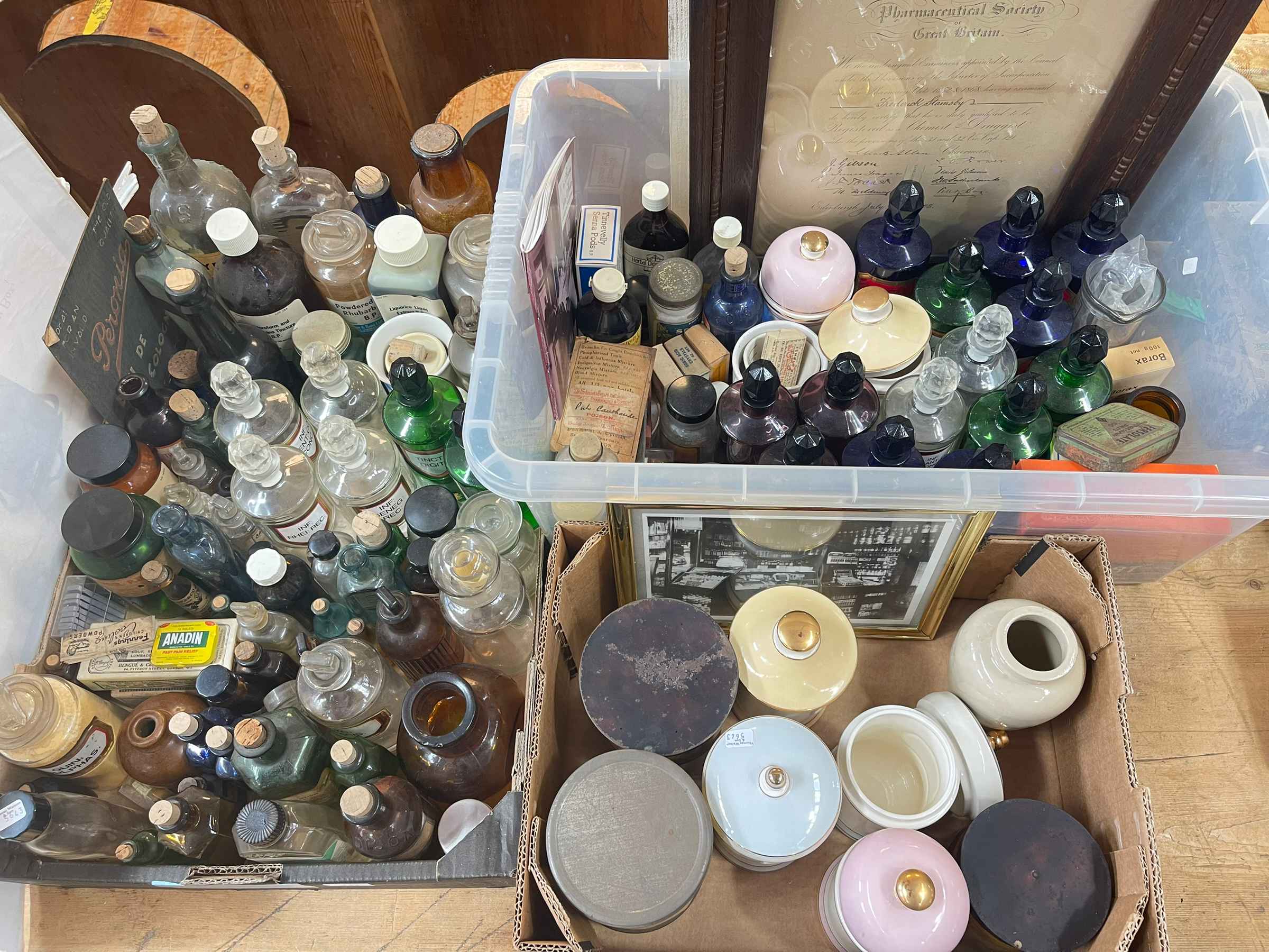 Good collection of pharmacy/apothecary interest including 19th Century glass chemist's drug bottles,