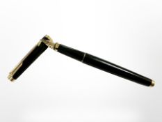 A Parker fountain pen in black case with 14ct gold nib, Made in France.