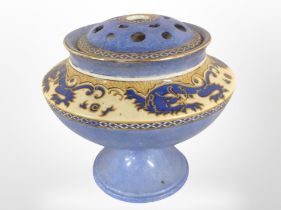 A 'Ming' ceramic flower vase, height 17cm.