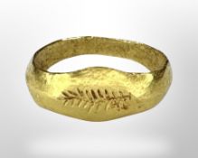 A Roman gold child's ring CONDITION REPORT: The ring weighs approximately 1g,