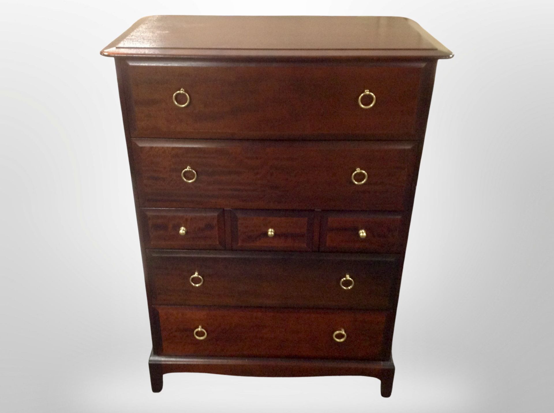 A Stag Minstrel seven-drawer chest, width 82cm.