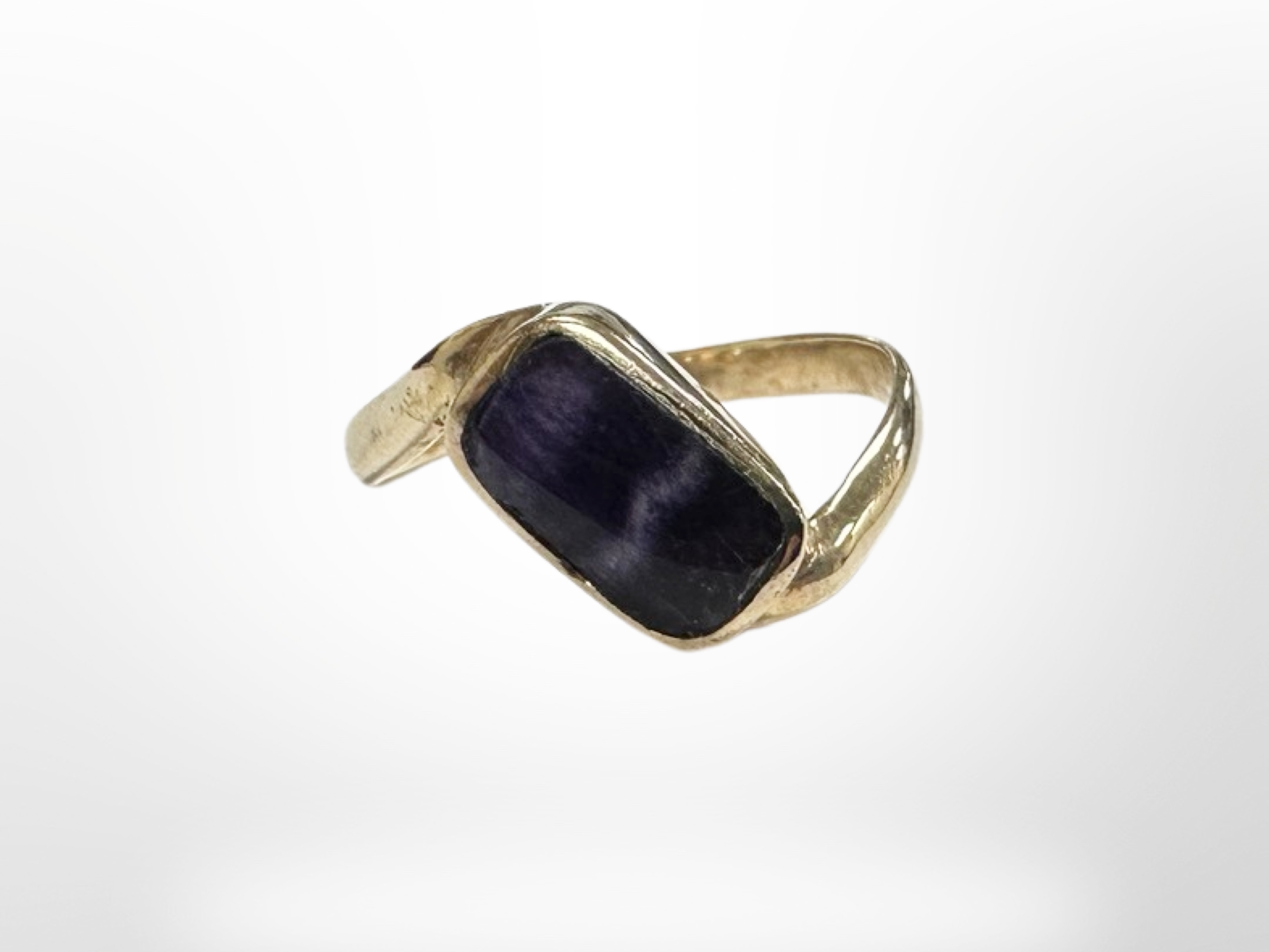 A 9ct yellow gold Blue John ring, size L. CONDITION REPORT: 1.9g.