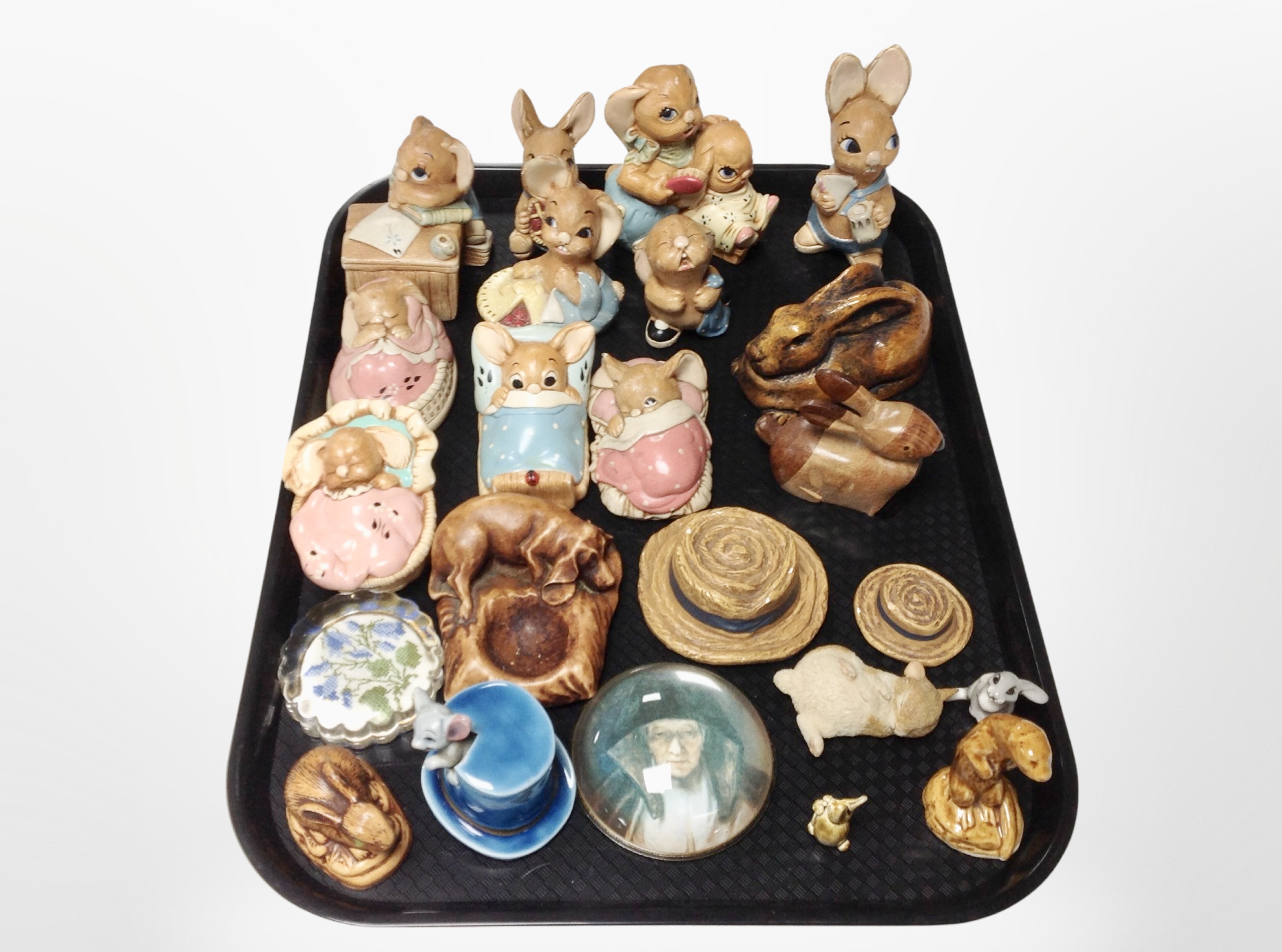 A group of Pendelfin ornaments, Wade whimsies, etc.