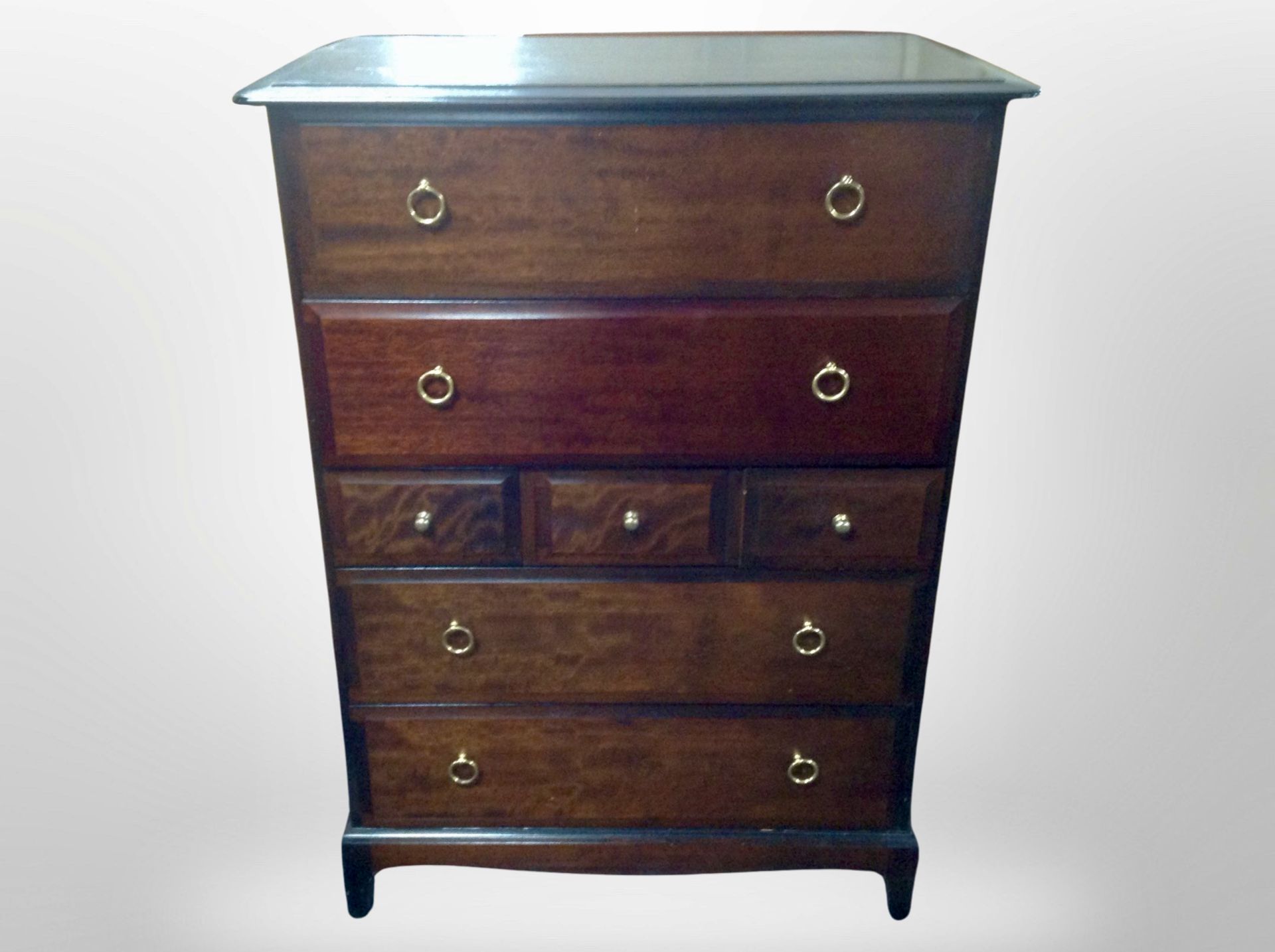 A Stag Minstrel seven-drawer chest, width 82cm.